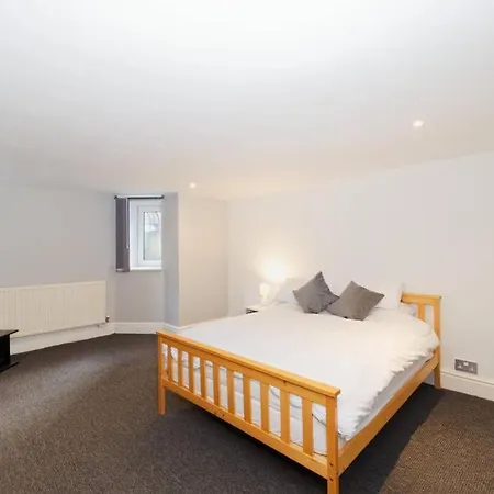 Stunning Spacious - Sleeps 6 Apartman Harrogate