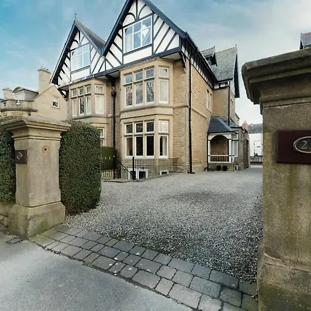 Stunning Spacious - Sleeps 6 *