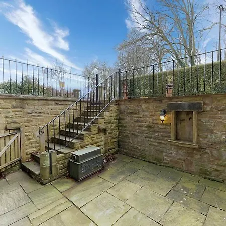 Stunning Spacious - Sleeps 6 * Harrogate